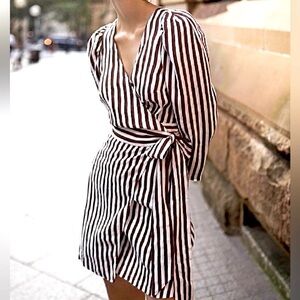 New Country Road 100% Linen Striped Dress